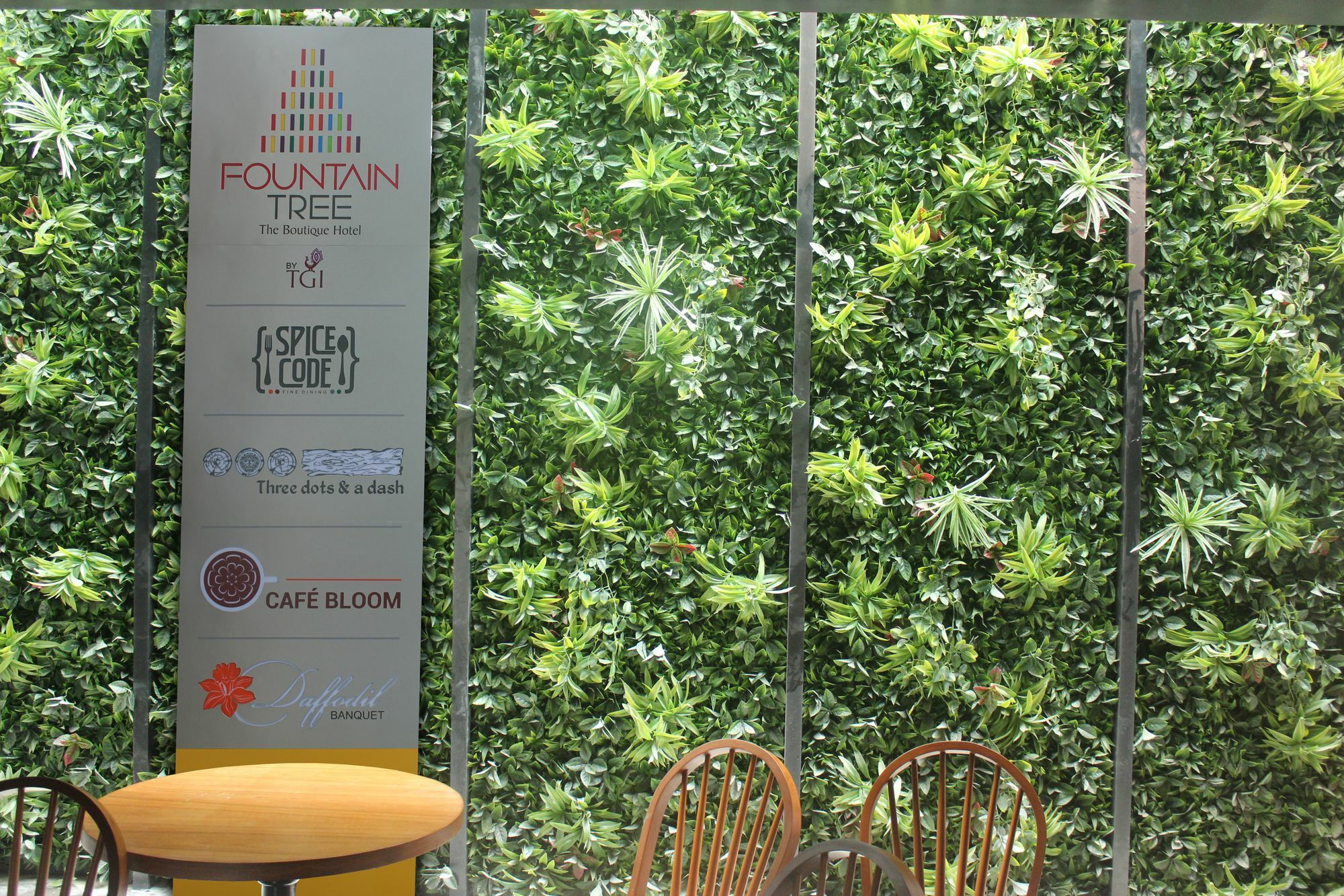Fountain Tree By Tgi Hotel Bengaluru Kültér fotó